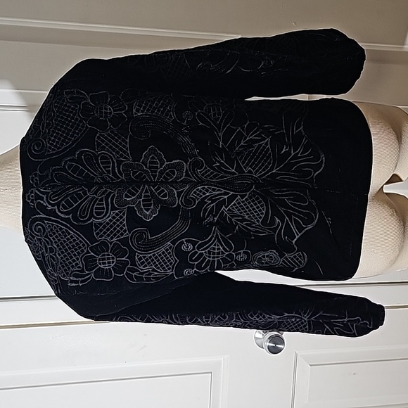 Adore‎ enbroidery black velvet jacket. Zip up small. Punk, goth, 90's Y2K - Picture 6 of 10